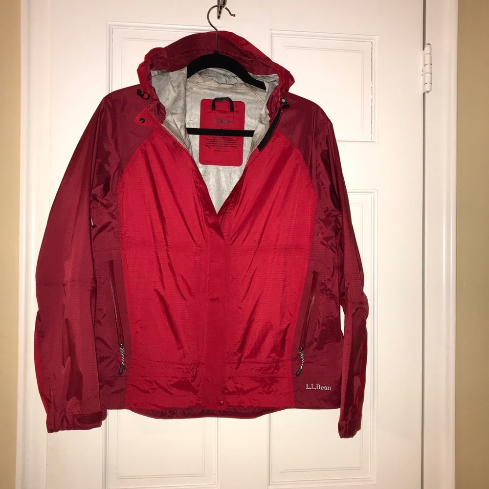 LL Bean dark fushia rain jacket   Petite Large